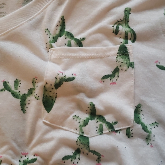 ♡SOLD♡Two T-Shirts - Picture 3 of 6